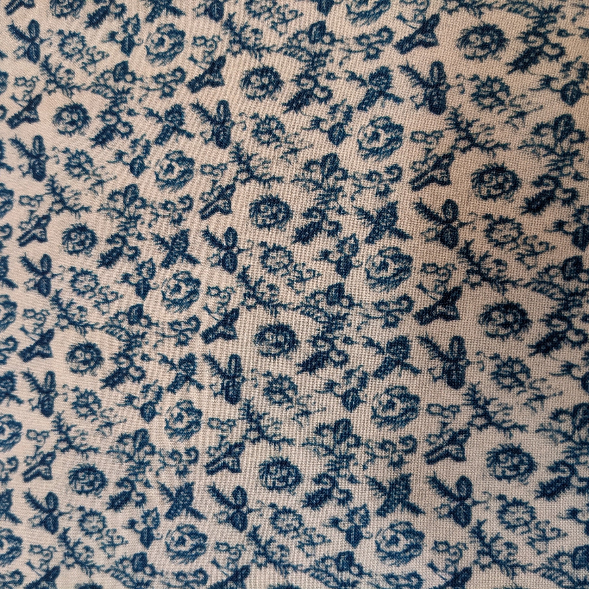 古布の再現布ー地白 Reproduced vintage fabric-white based indigo – 布スペース黒羽